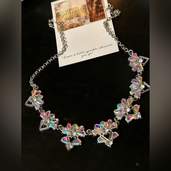 💎Costume jewelry✨ Iridescent rhinestones with unique flower like design - Picture 3 of 4